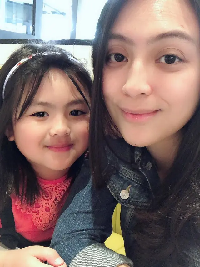 7 Potret Kebersamaan Jill Carissa Bersama Putrinya yang Kini Tinggal di Australia