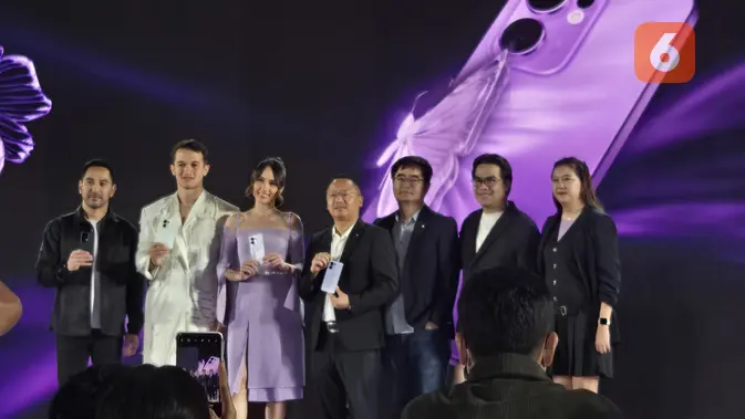 <p>Peluncuran Oppo Reno13 Series oleh pasangan selebritas Cinta Laura dan Arya Vasco beserta deretan petinggi Oppo Indonesia (Liputan6.com/ Agustin Setyo Wardani). </p>