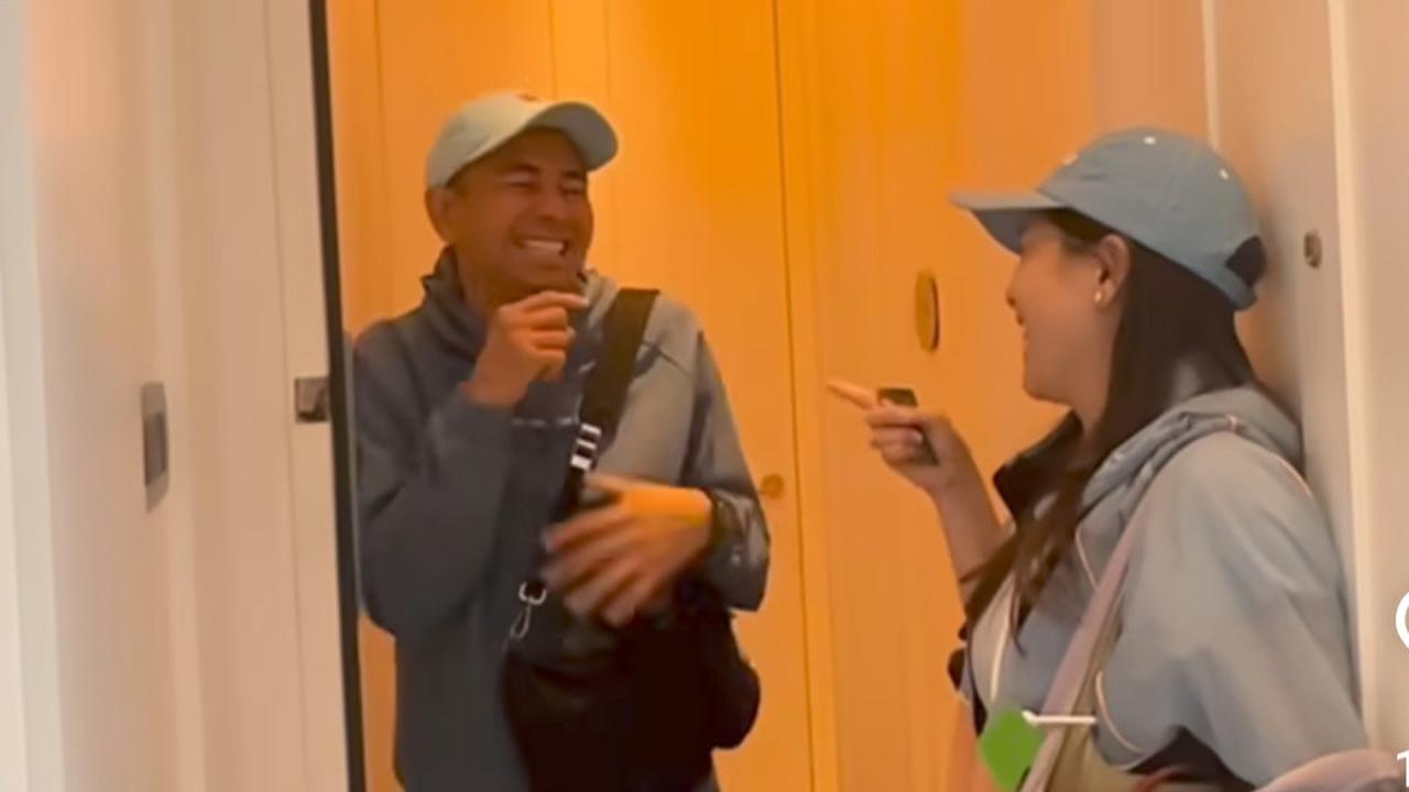 Potret Salting Nagita Slavina Masuk Kamar Hotel Kejutan dari Raffi Ahmad, Penuh Bunga Mawar Pink di Lantai Hingga Bathtub