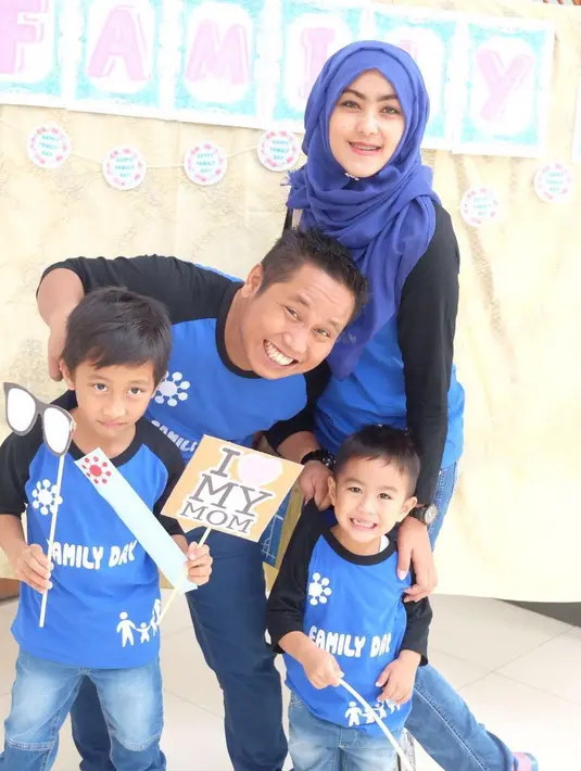 Singkat cerita, Narji Cagur dan Widiyanti makin intens hubungannya. Tiga tahun menjalin kasih, pasangan ini memutuskan untuk menikah. Kini pasangan ini telah dikaruniai dua orang anak. (dok. Pribadi)