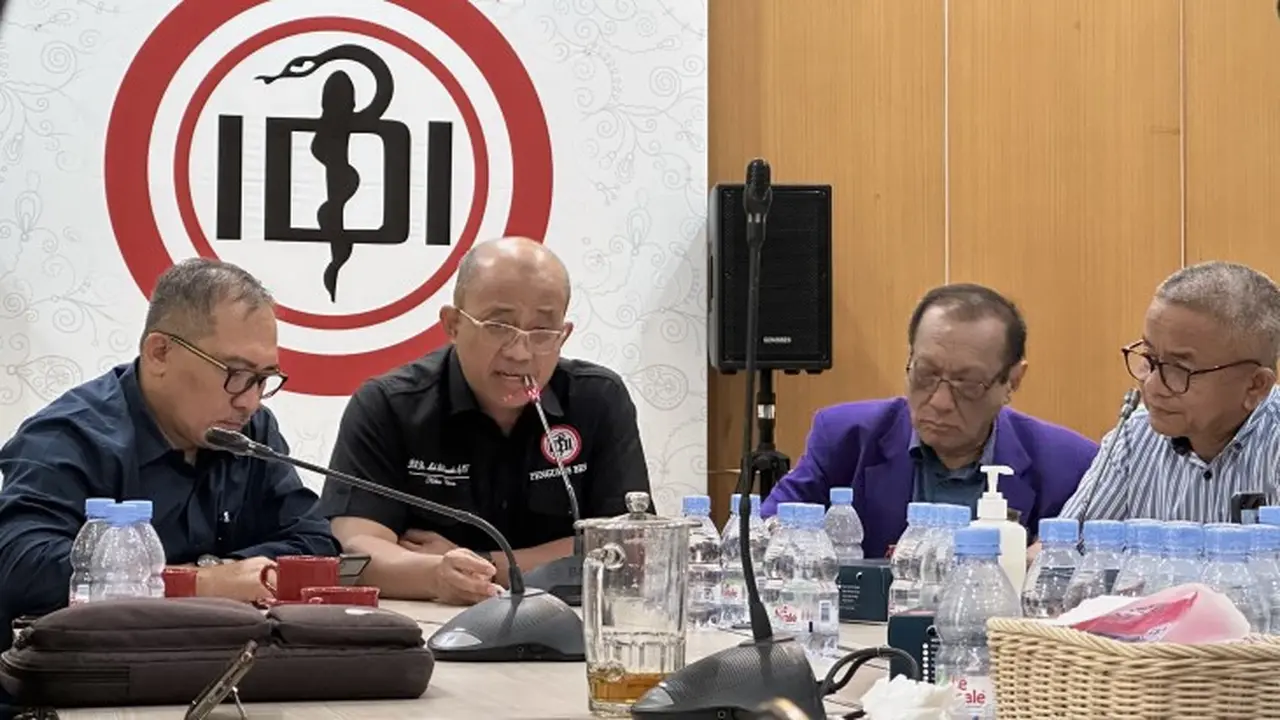Ketua Umum PB Ikatan Dokter Indonesia (PB IDI) Moh. Adib Khumaidi
