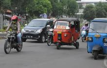 Lebih memilih mencuri bajaj daripada motor atau mobil, karena alasan sederhana.