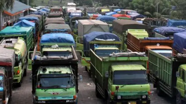 Antrian Truk