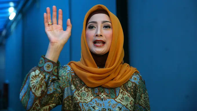 [Bintang] Desy Ratnasari