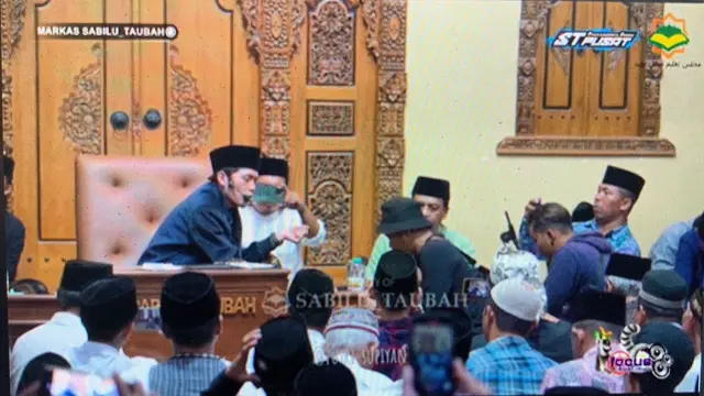 Gus Iqdam  bimbing syaadat Roberto