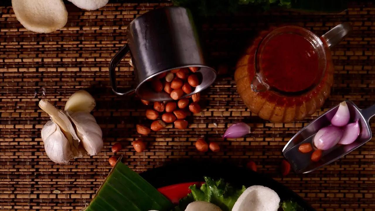 Mengenal Perbedaan Gado-Gado, Lotek, Karedok, dan Ketoprak, Salad Nusantara dengan Spesialis Bumbu Kacang