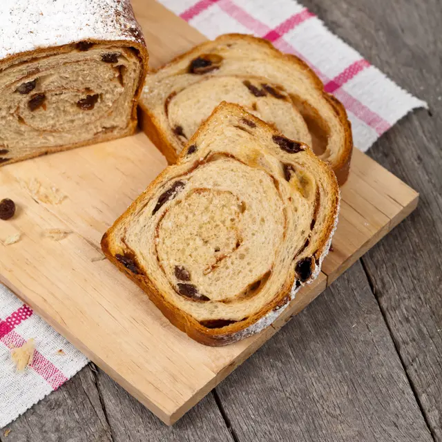 Cinnamon raisin bread