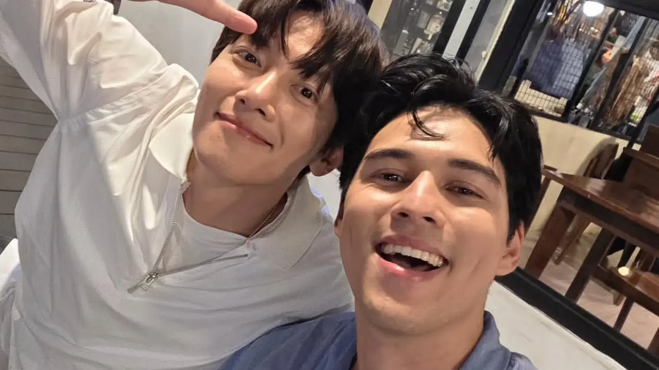 Ji Chang Wook bertemu Maxime Bouttier di Yogyakarta. [@bouttier_maxime]