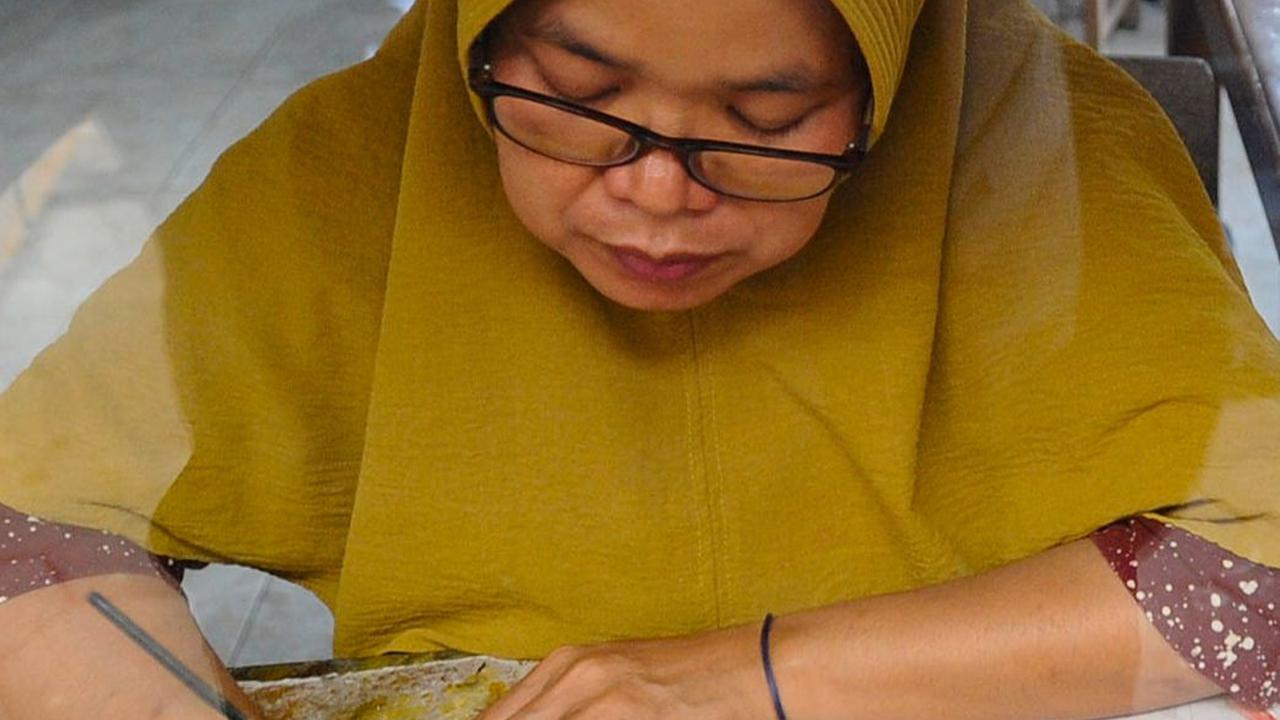 Kegiatan belajar membuat wayang kulit ini memakai metode praktik langsung, oleh karena itu regenerasi perajin wayang penting dilakukan agar kelestarian budaya tetap terjaga.<br>