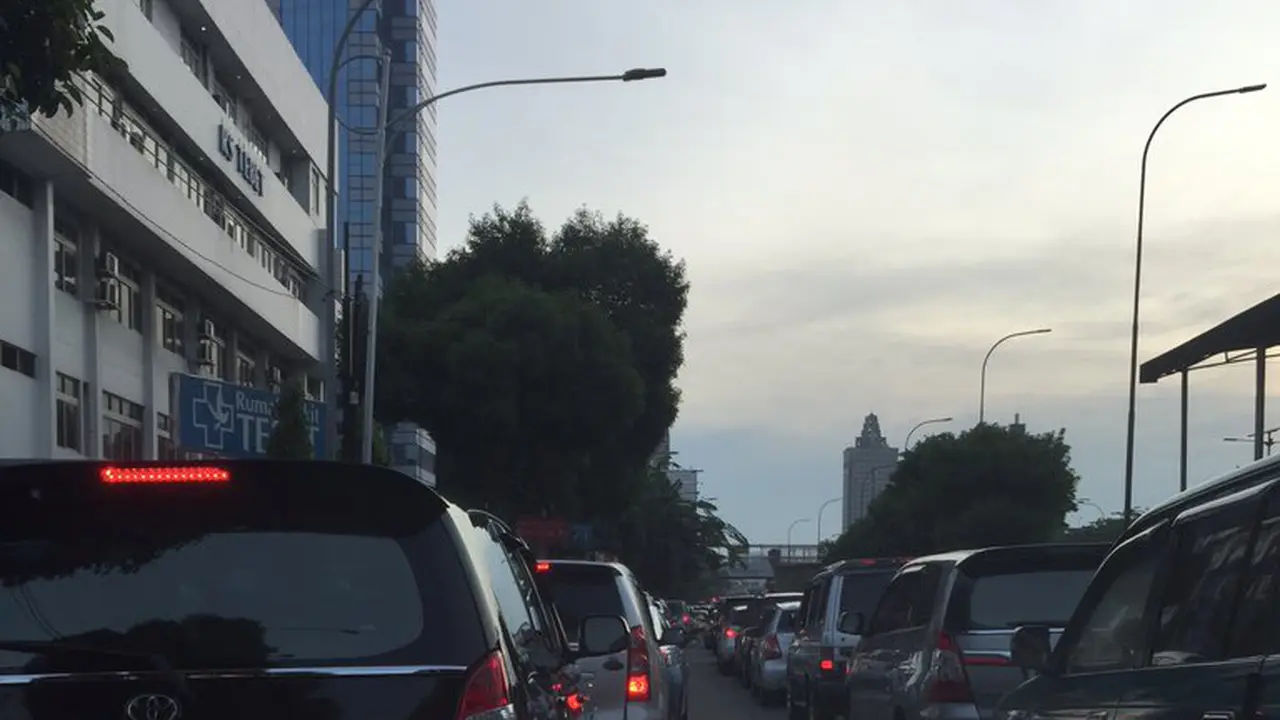 Kemacetan tol Jakarta-Cikampek 