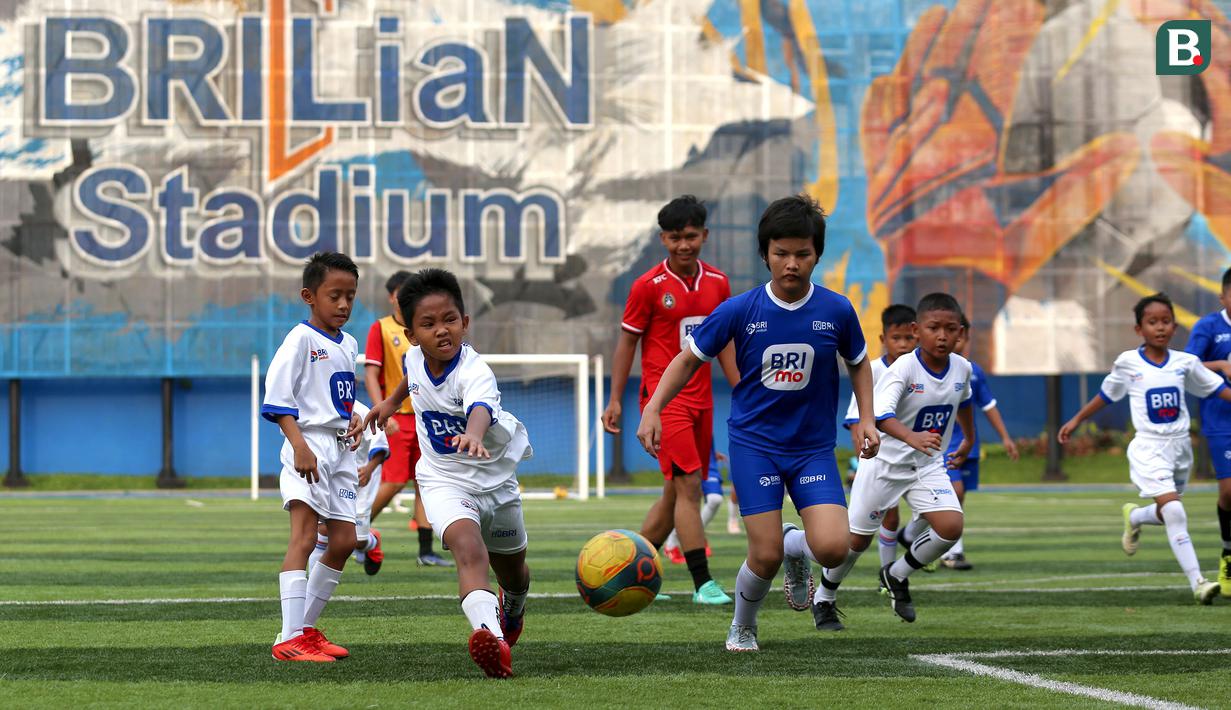 <p>Sejumlah peserta kegiatan BRImo Future Garuda bertanding di Lapangan BRILiaN Stadium, Jalan Fatmawati Raya, Jakarta, Selasa (30/05/2023). (Bola.com/Bagaskara Lazuardi)</p>