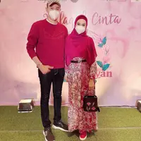 Kartika Putri dan Suami (Instagram kartikaputriworld)