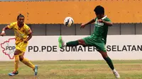Duel Sriwijaya FC vs Persebaya "Bonek FC" United diakhiri dengan aksi mundurnya tim tamu. (Bola.com/Riskha Prasetya)