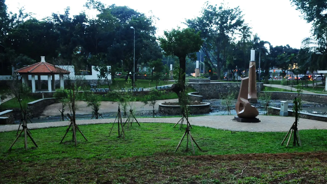 [FOTO] Menikmati Segarnya Udara di Taman Langsat
