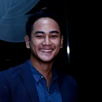 Menjadi model adalah impian Dwi Andhika, sayang dalam kenyataan impian itu sulit ia wujudkan.