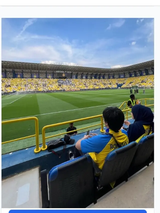 Atta Halilintar - Aurel Hermansyah nonton Cristiano Ronaldo berlaga bareng Al Nassr (Foto: Instagram attahalilintar)