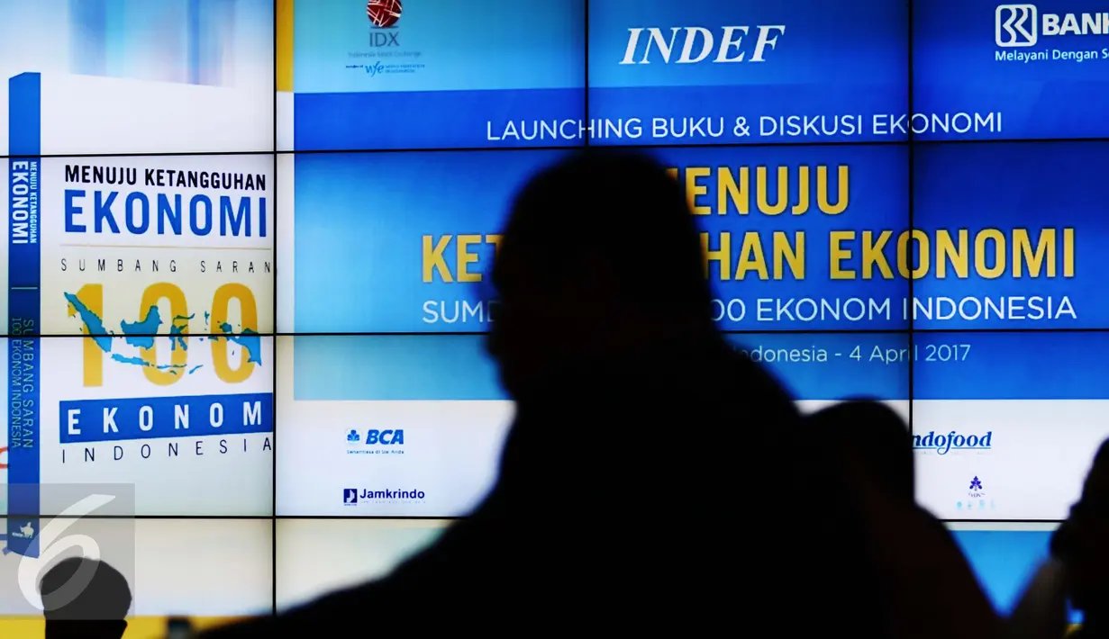 Suasana bedah dan peluncuran buku "Menuju Ketangguhan Ekonomi Sumbang Saran 100 Ekonom Indonesia" di BEI, Jakarta, Selasa (4/4). Acara ini dihadiri Wakil Menteri Keuangan Mardiasmo dan Wakil Ketua KEIN Arif Budimanta. (Liputan6.com/Angga Yuniar)