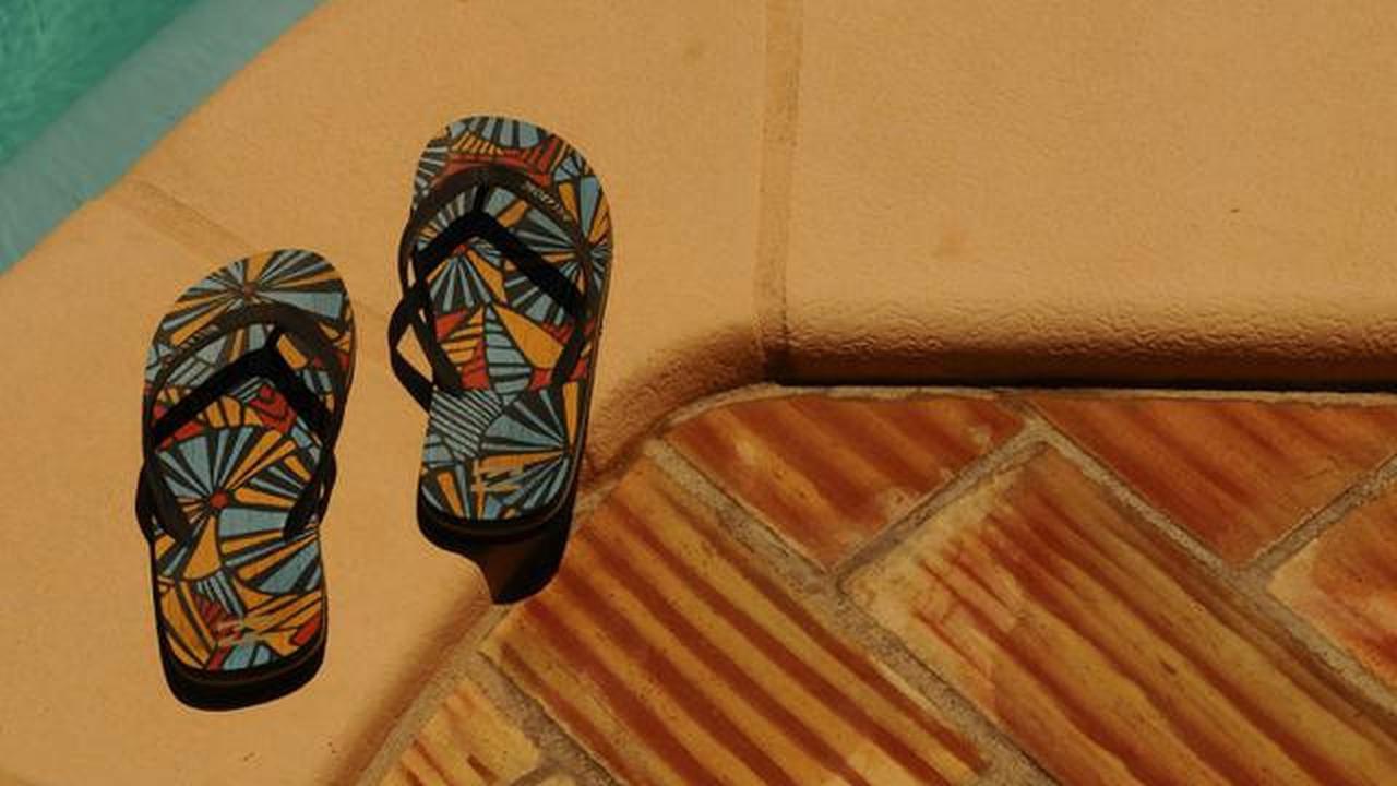 6 Model Sandal Jepit Pria untuk Diborong Saat Harbolnas 11.11