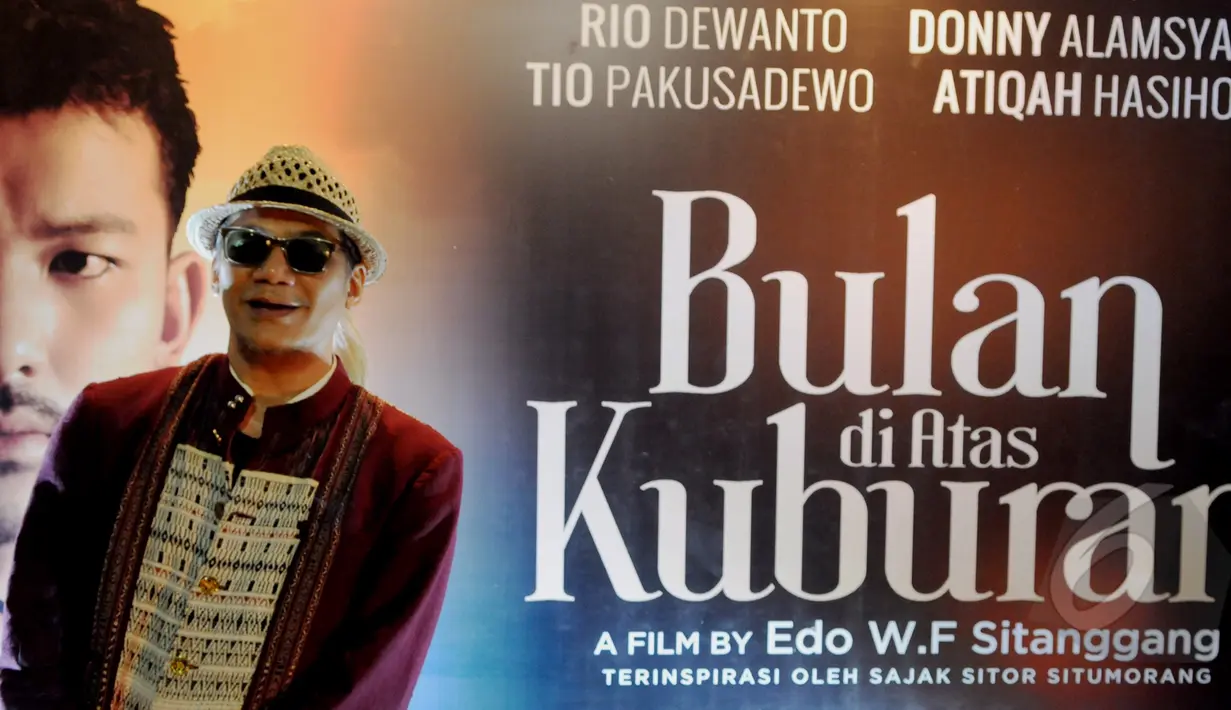 Tio Pakusadewo saat menghadiri Premier film Bulan di Atas Kuburan, Jakarta, Sabtu (11/4/2015). (Liputan6.com/Andrian M Tunay)