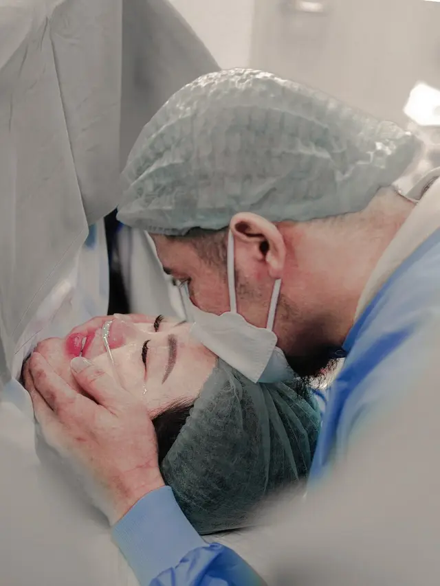 Via Vallen Lahirkan Anak Pertama, Ini 7 Potret Perjalanan Kehamilannya