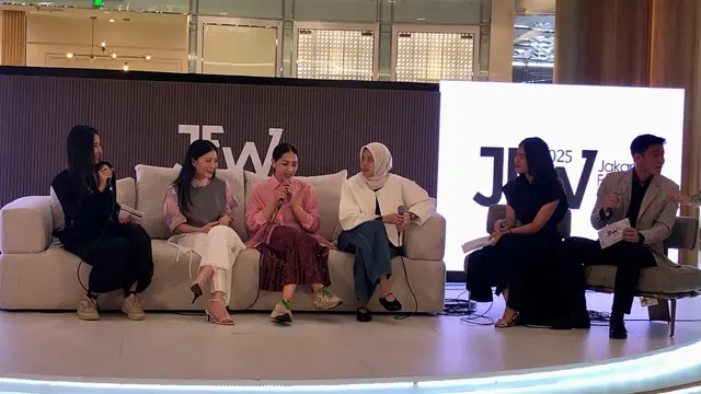 Press Conference Jakarta Fashion Week 2024 Kolabarasi Nagita Slavina bersama CALLIE dan IKYK