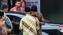 Presiden Joko Widodo tiba di Kantor Pimpinan Pusat Muhammadiyah, Jakarta, Selasa (8/11). Kunjungan Presiden Jokowi ke PP Muhammadiyah ini masih dalam rangka melakukan konsolidasi atau dialog dengan ormas Islam. (Liputan6.com/Faizal Fanani)