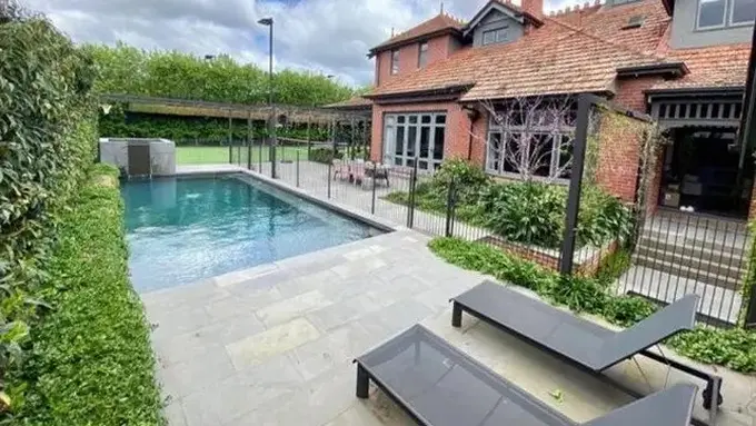 Potret rumah Sandra Dewi di Australia yang diduga disewakan $3.5k per malam (Sumber: Instagram/@sandradewi88)