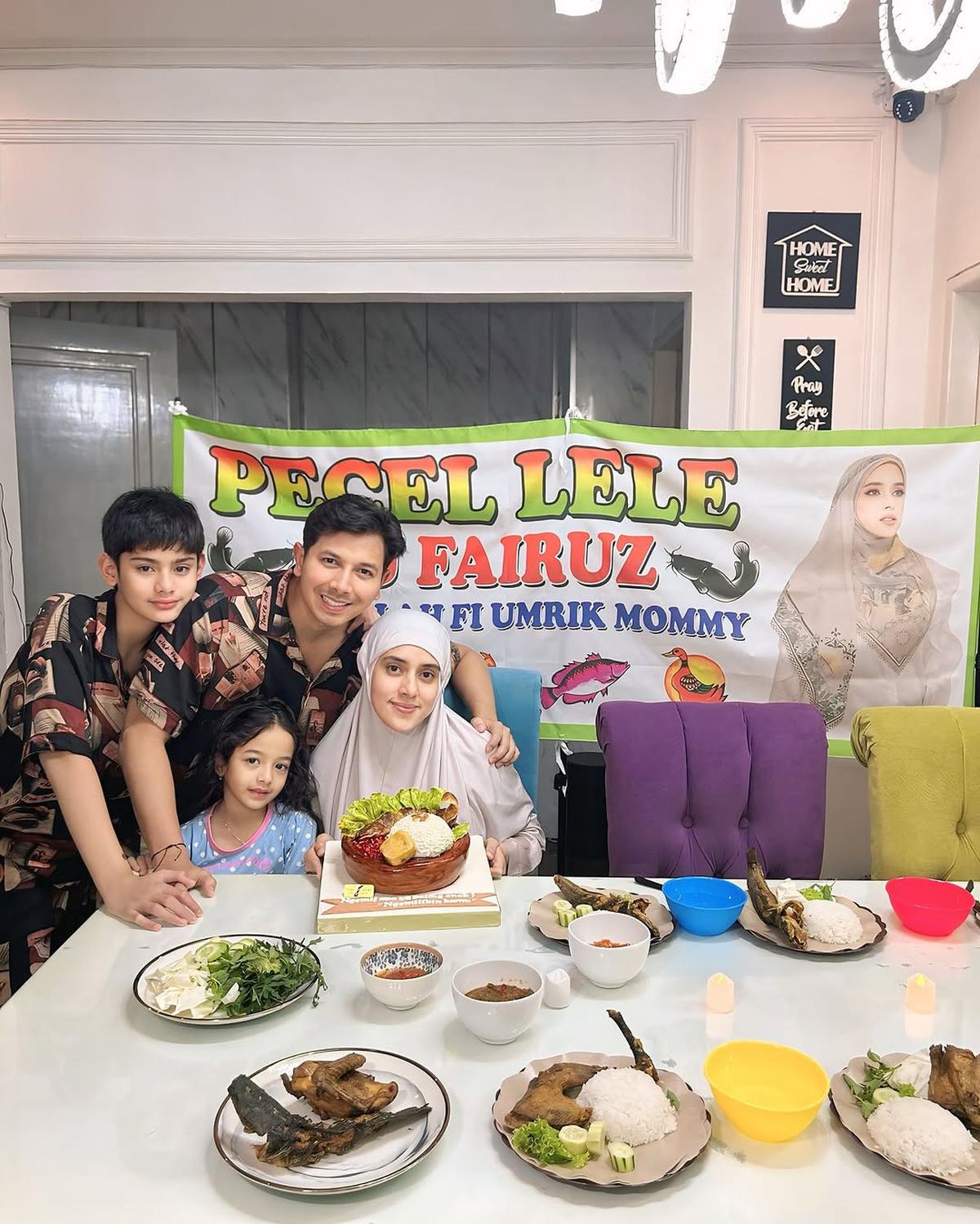 7 Potret Kejutan Ulang Tahun Fairuz A Rafiq dari Suami dan Anak, Bentuk Kuenya Bikin Salah Fokus