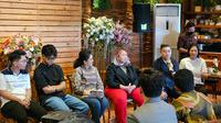 Kelola stres dengan berpikir positif, mencari solusi, dan mendekatkan diri pada Tuhan. Jika stres berlarut, cari dukungan teman atau psikolog. Prioritaskan kesehatan mental untuk hidup lebih seimbang. (Foto: Aditya Eka Prawira/Liputan6.com)