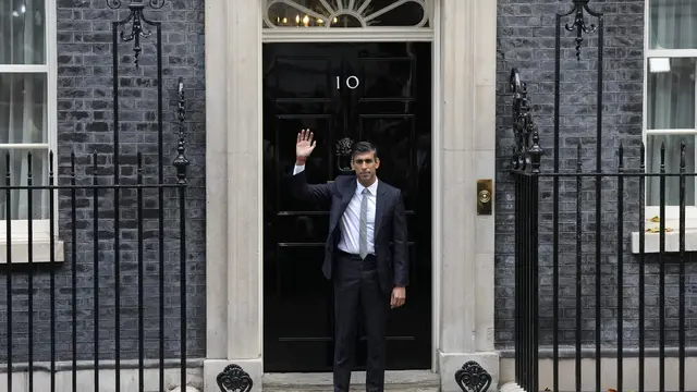 Gantikan Liz Truss, Rishi Sunak Resmi Jabat PM Inggris Termuda