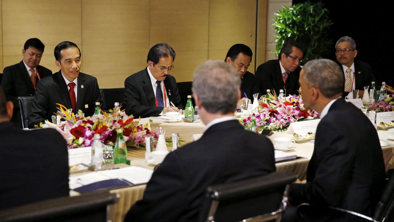 Gaya Jokowi Saat di Pertemuan APEC