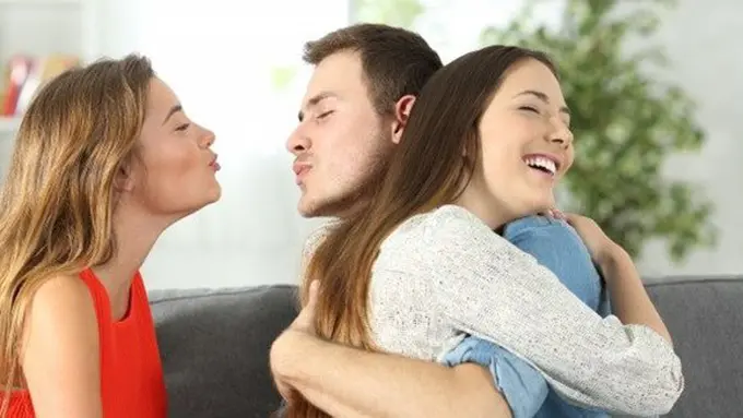 Kenapa dia selingkuh?/Copyright shutterstock.com