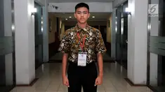 Rahmat Hersa, calon Pasukan Pengibar Bendera Pusaka (Paskibraka) perwakilan Kalimantan Barat terpilih menjadi Lurah, di PP-PON Cibubur, Jakarta, Rabu (27/7). Rahmat akan memimpin pasukan yang kemudian diberi nama Desa Bahagia. (Liputan6.com/Yoppy Renato)