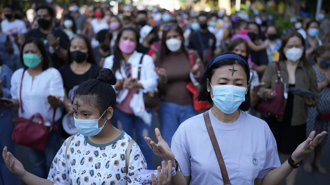 Warga Filipina Ramai-Ramai Peringati Rabu Abu