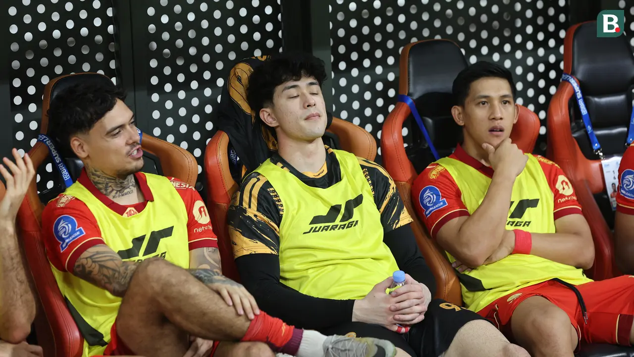 Foto: Melihat Aktivitas Cyrus Margono di Bench Pemain Persija, Masih Menanti Debut