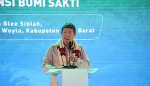 CEO Arsari Group, Hashim Djojohadikusumo saat peresmian Pabrik Karet Remah, PT Potensi Bumi Sakti (Istimewa)