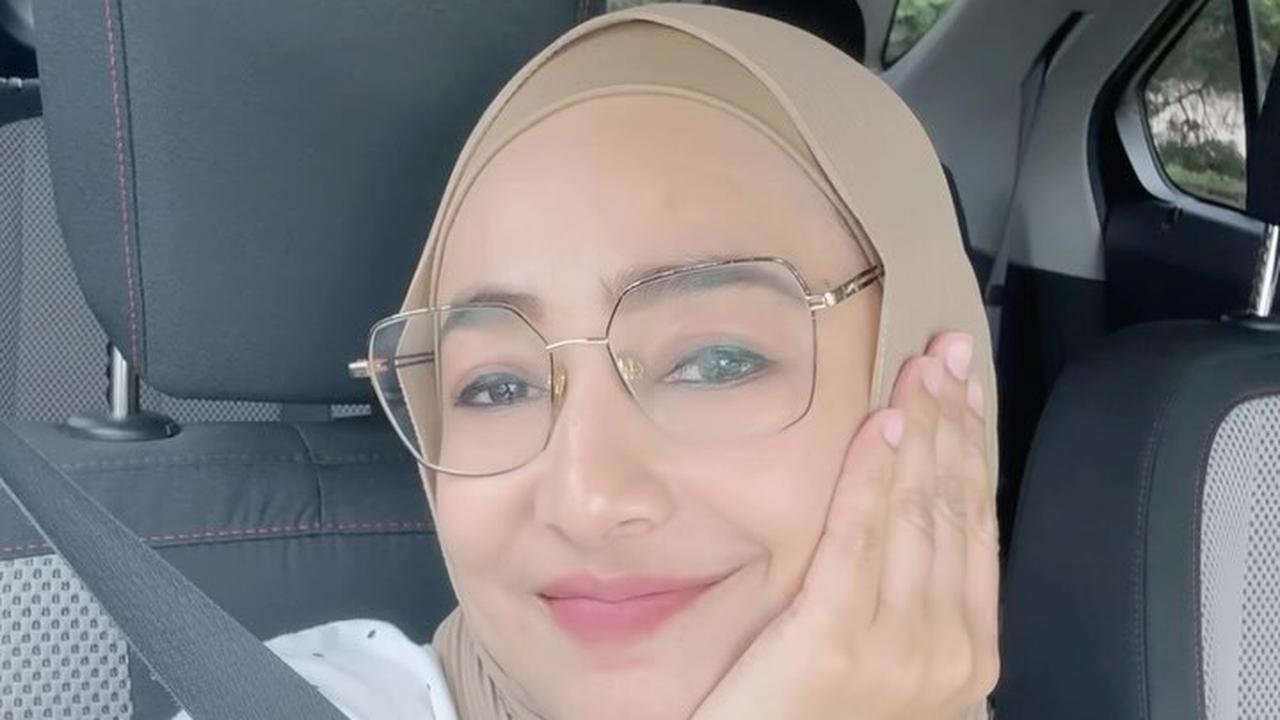 7 Potret Cindy Fatikasari dan Tengku Firmansyah Nikmati Winter di Kanada, Suhu -20 Derajat - Naik Mobil Serasa Naik Bombom Car