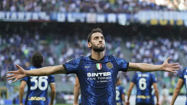 Dzeko dan Calhanoglu Bikin Gol, Inter Lumat Genoa 4-0