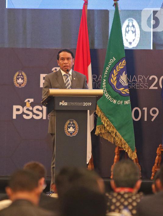Menteri Pemuda dan Olahraga RI ( Menpora) Zainudin Amali memberikan sambutan pada Kongres Luar Biasa (KLB) Pemilihan PSSI di Jakarta, Sabtu (2/11/2019). Agenda KLB PSSI kali ini adalah pemilihan ketua umum, wakil ketua umum, serta 12 anggota Komite Eksekutif (Exco). (Liputan6.com/Herman Zakharia)