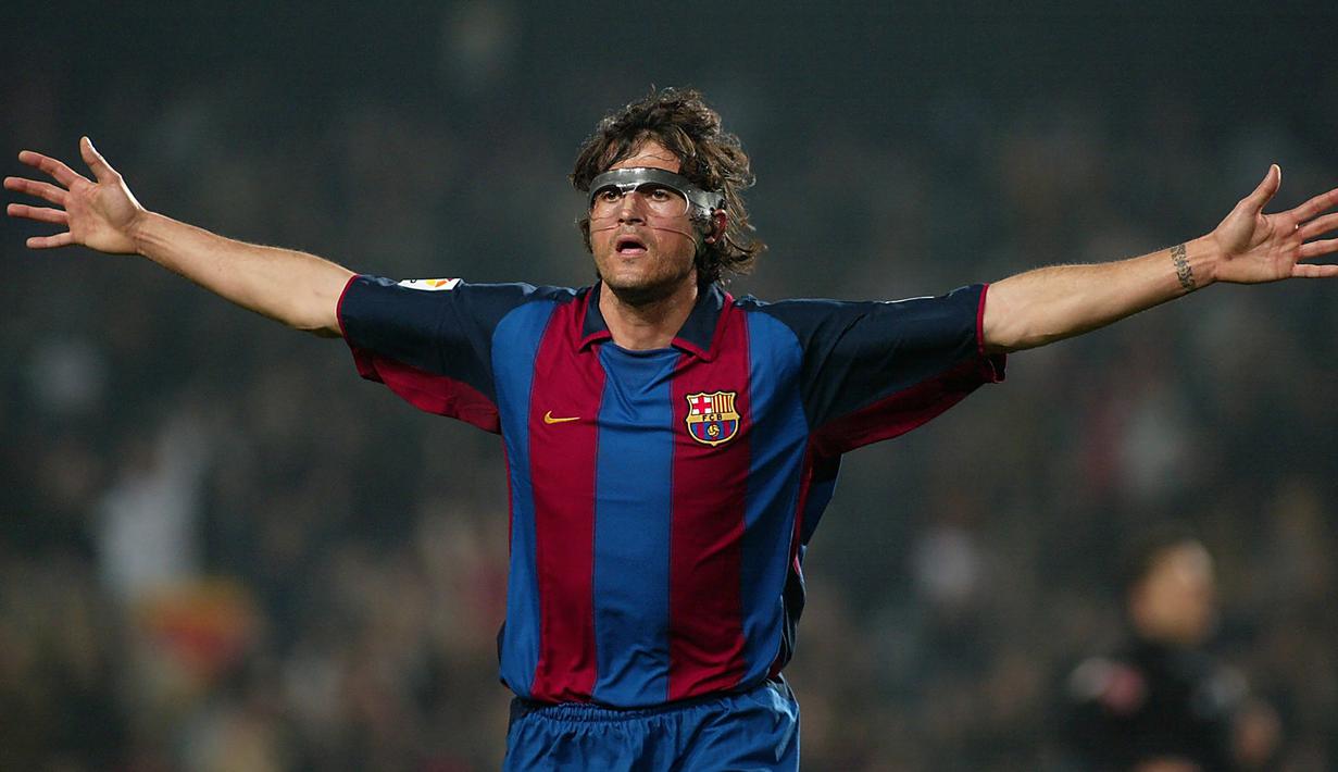 1. Luis Enrique - Luis Enrique adalah salah satu pemain yang pindah langsung dari Real Madrid ke Barcelona pada tahun 1991. Luis Enrique membela Real Madrid pada 1991-1996 dan berseragam Barcelona pada 1996-2004. (AFP/Cesar Rangel)