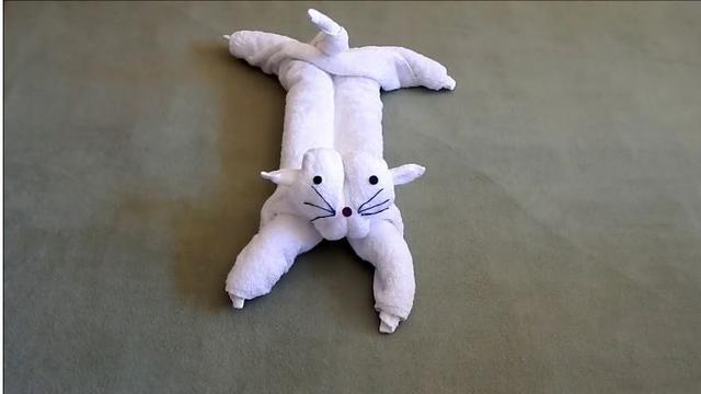 6 Potret Kreasi Handuk di Hotel Ini Unik Banget, Bentuknya Menggemaskan