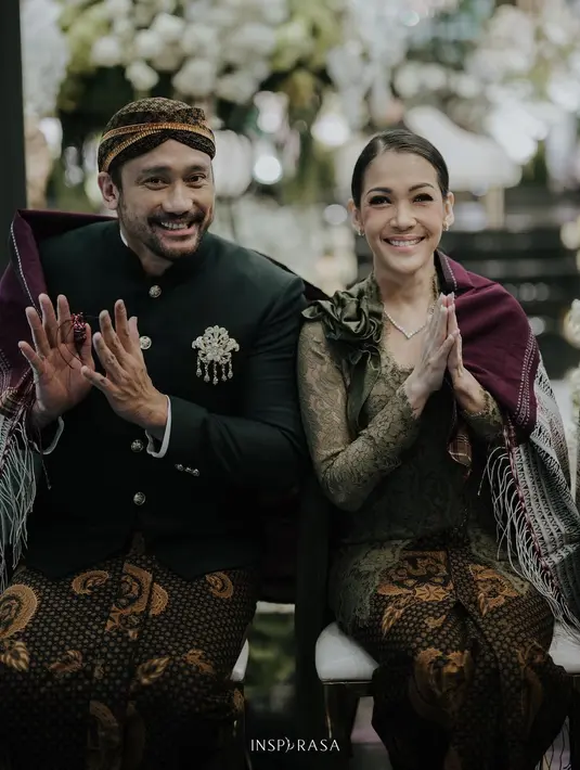 <p>Tora Sudiro resmi menikahkan putri sulungnya, Azzahra Nabila Sudiro, bersama mantan istrinya, Anggraini Kadiman. [Foto: Instagram/t_orasudi_ro]</p>