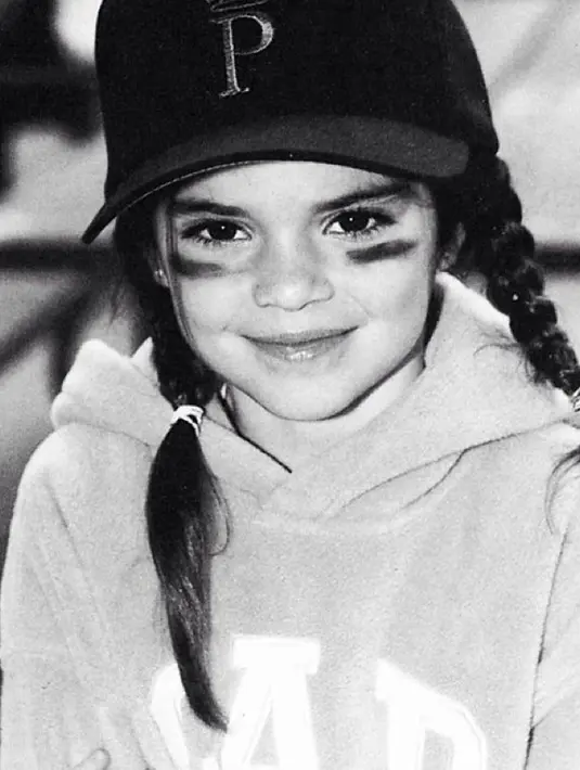 Nah, ini waktu Kendall Jenner masih kecil. Ternyata kecantikannya memang sudah terpancar dari dulu, ya! (instagram/kendalljenner)