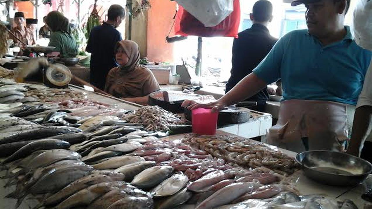 Harga Ikan Naik, Pedagang: Enakan Zaman Soekarno