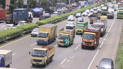 Truk Kelebihan Muatan Dipantau ETLE, Target Zero ODOL 2027