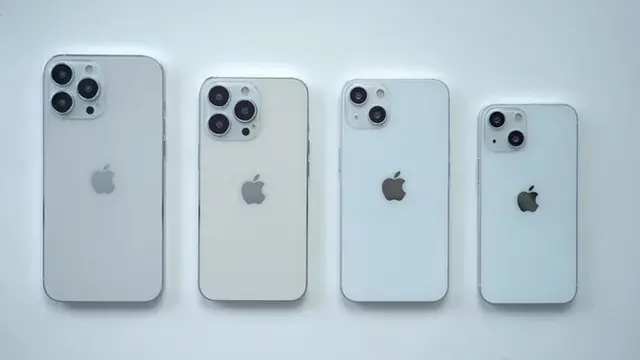 Model dummy iPhone 13 series