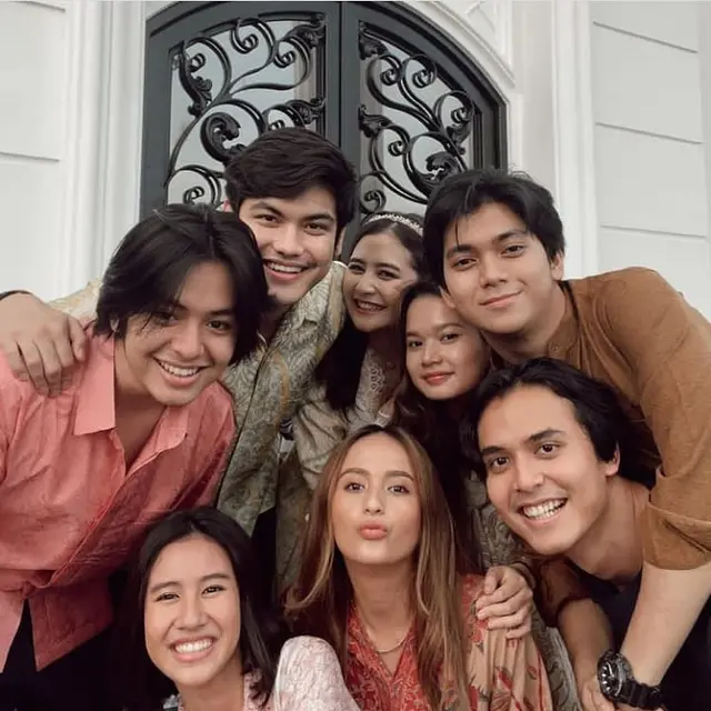 Dikabarkan Pacaran, Ini 6 Potret Kebersamaan Prilly Latuconsina dan Irzan Faiq