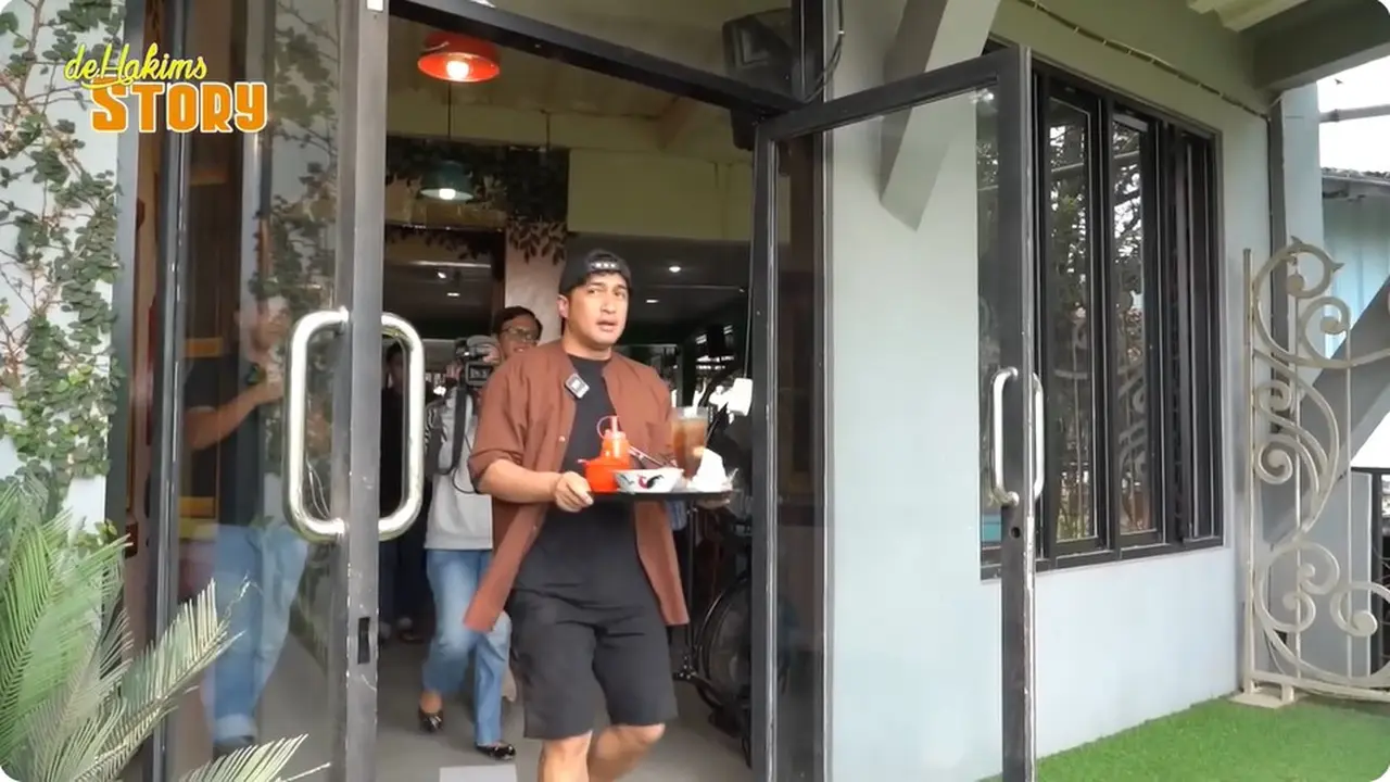 7 Potret Desain Warung Bakso Irfan Hakim, Luas dengan Area Makan Outdoor