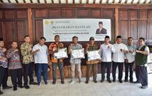 Perkuat Ketahanan Pangan Nasional, UKP Salurkan Bantuan Alat Pertanian untuk Petani Kulon Progo
