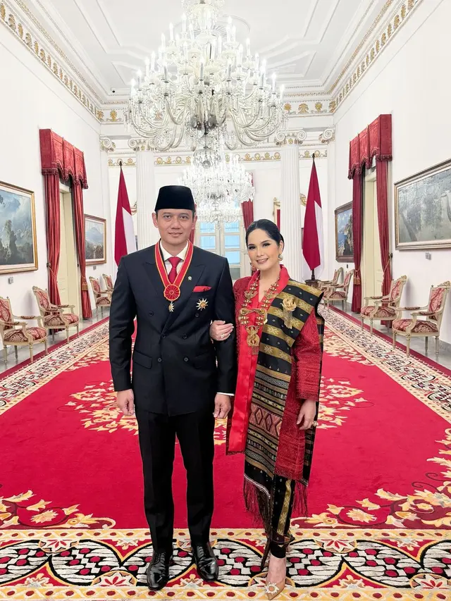 6 Potret Annisa Pohan Pakai Kebaya ketika Dampingi AHY, Aura Makin Terpancar
